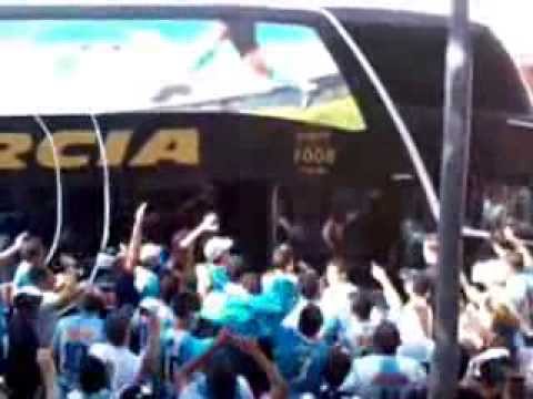 Paranavaí 0 x 4 Londrina 2013 - Chegada do elenco Alviceleste.