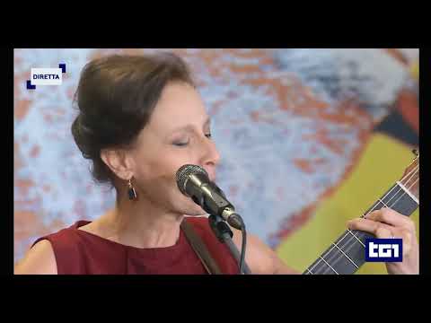 Etta Scollo canta "Ho eletto l'amore a mio rifugio" al Quirinale per la Giornata delle donne
