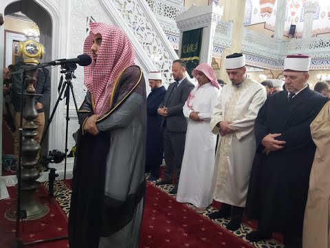 Falja e namazit të sabahut nga imami i Qabesë, Abdullah Avad el-Xhuheni,  në Mitrovicë
