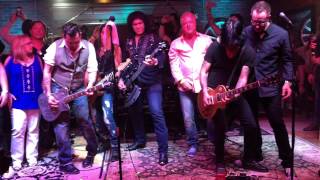 Gene Simmons, Johnny Depp, Gilby Clarke, performing LIVE Rock&amp; Roll All Nite