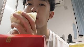 初、551を食べる