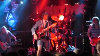 AC/DC - tribute 'dirty dc. Hell aint a bad place to be