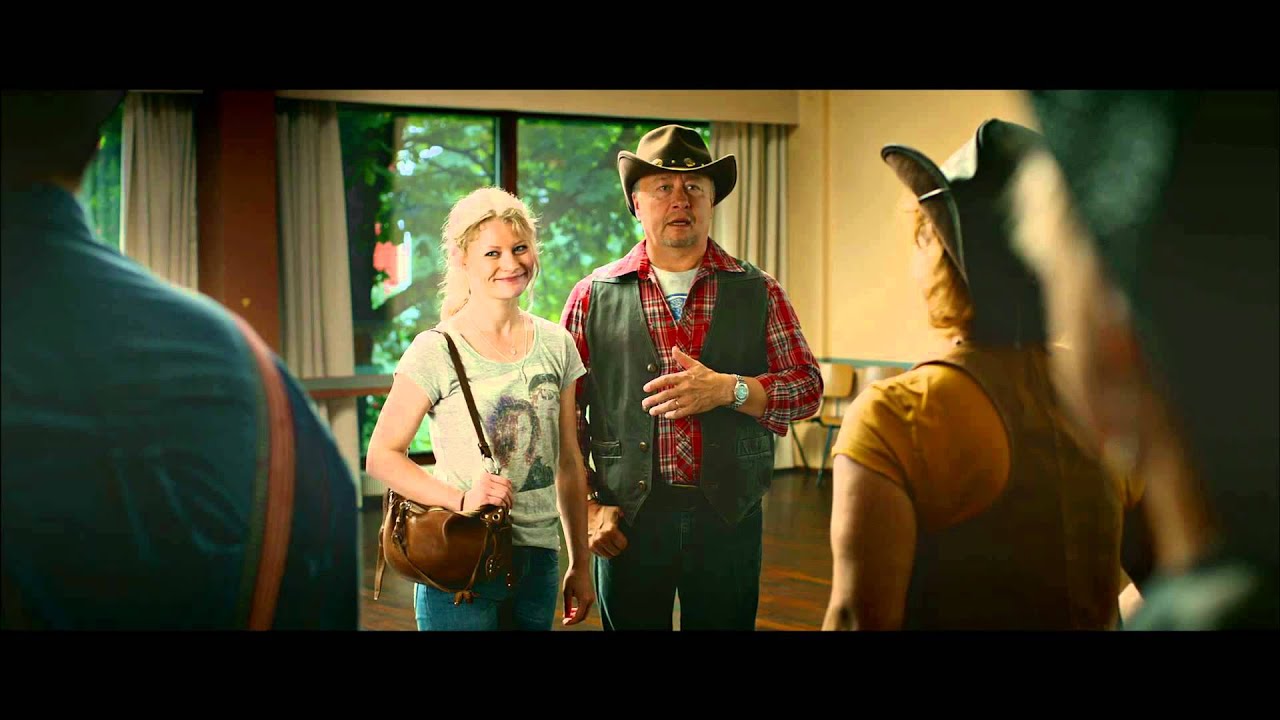 Love and Other Troubles - Official Trailer (English Subtitles)