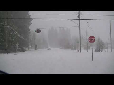 12 20 15 MT Shasta snowy drive
