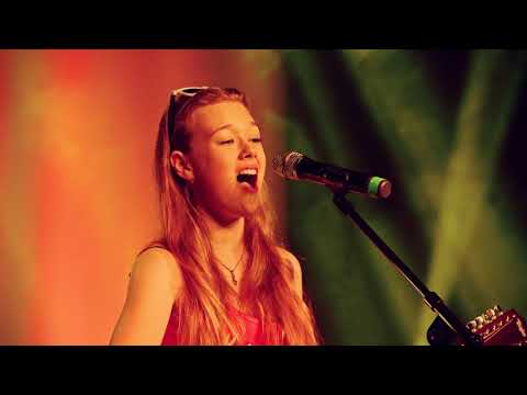 Sabina Uxová - IF YOU CAN´T GIVE ME LOVE cover SABINA UXOVÁ 13 LET 2016