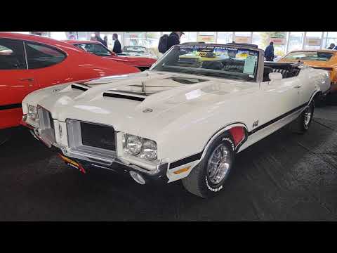 White 1971 Oldsmobile 442 W30 Convertible Sold $137,500 Jan 2023