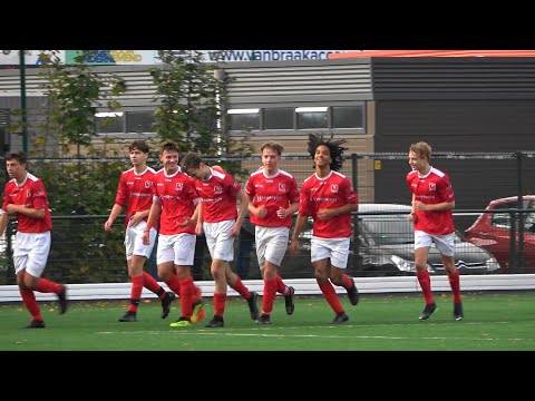 Tweede helft GVVV JO17-1 - vv DOVO JO17-1.