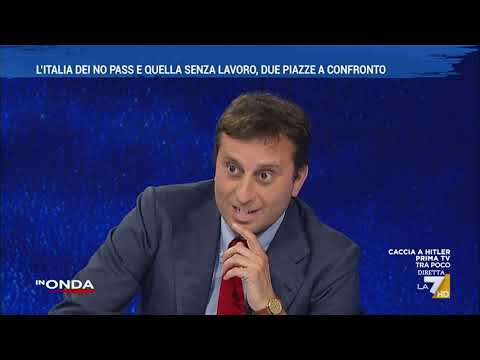 Manifestazione 'No Green pass' a Roma, la piazza intona un coro contro David Parenzo e il ...