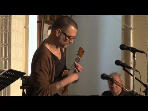 Ukulelezaza plays solo - 