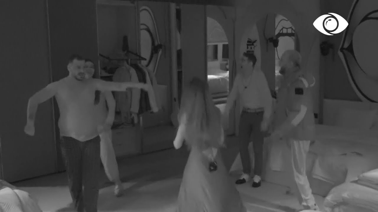 Super Atmosferë/ Festa zhvendoset në dhomën e gjumit