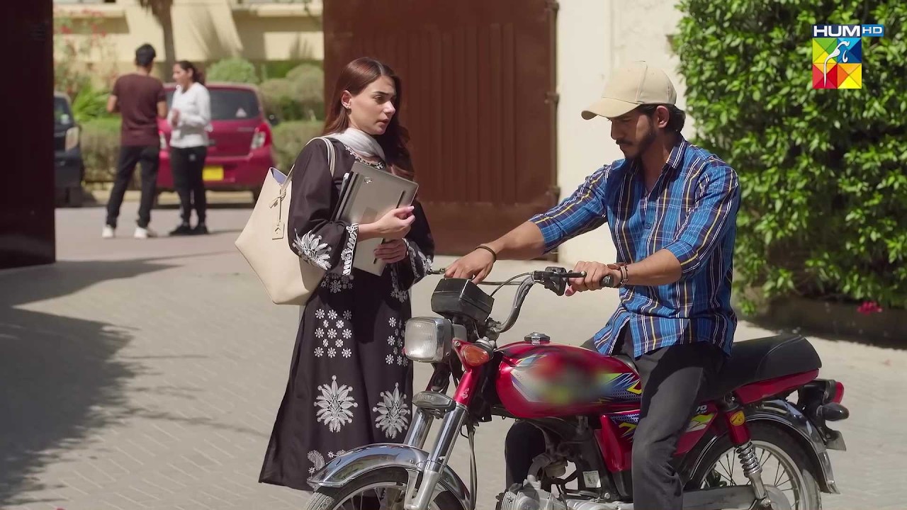 Kitni Baar Kaha Hai Gari Khareed Lou..!  alishbakhan mohsinabbashaider - Musafat