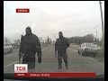 Озброєні бойовики продовжують контролювати в'їзди до Криму 