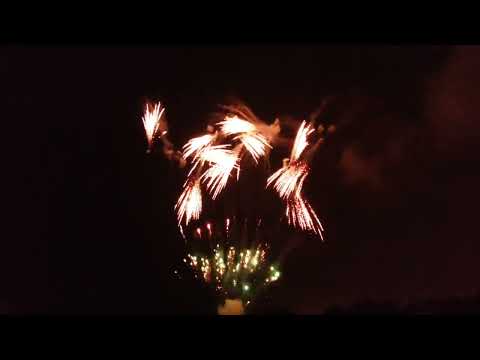 100S Fan Green Strobe Mine to Brocade Waterfall PC187 1.3g cake test by wizard fireworks