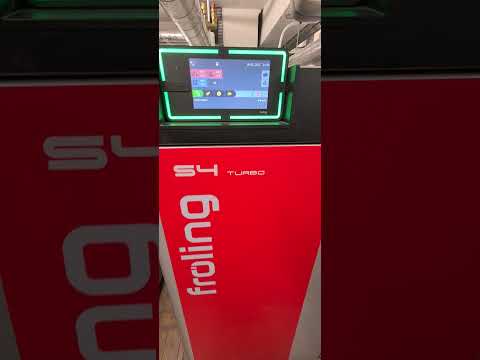 Holzvergaserheizung anfeuern Fröling S4 turbo 60 aufheizen Holzvergaser