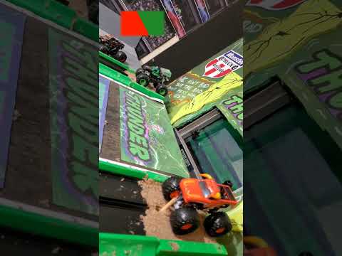 MONSTER PATROL VS EL TORO LOCO! #monsterjam #monstertruck #shorts #short #monstertrucks #diecast