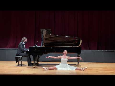 The Doll Song: Les oiseaux dans la charmille