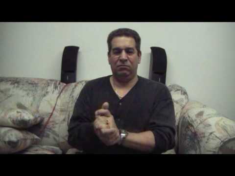 manualist plays queen - we will rock you/we are the champions - on his hands!