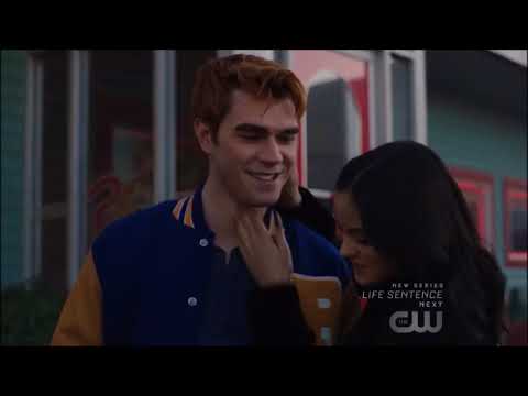Riverdale 2x17 - Hiram Lodge gives Archie a car