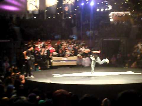 Lil G VS Neguin ~Semi Final~ Red Bull BC One Tokyo 2010