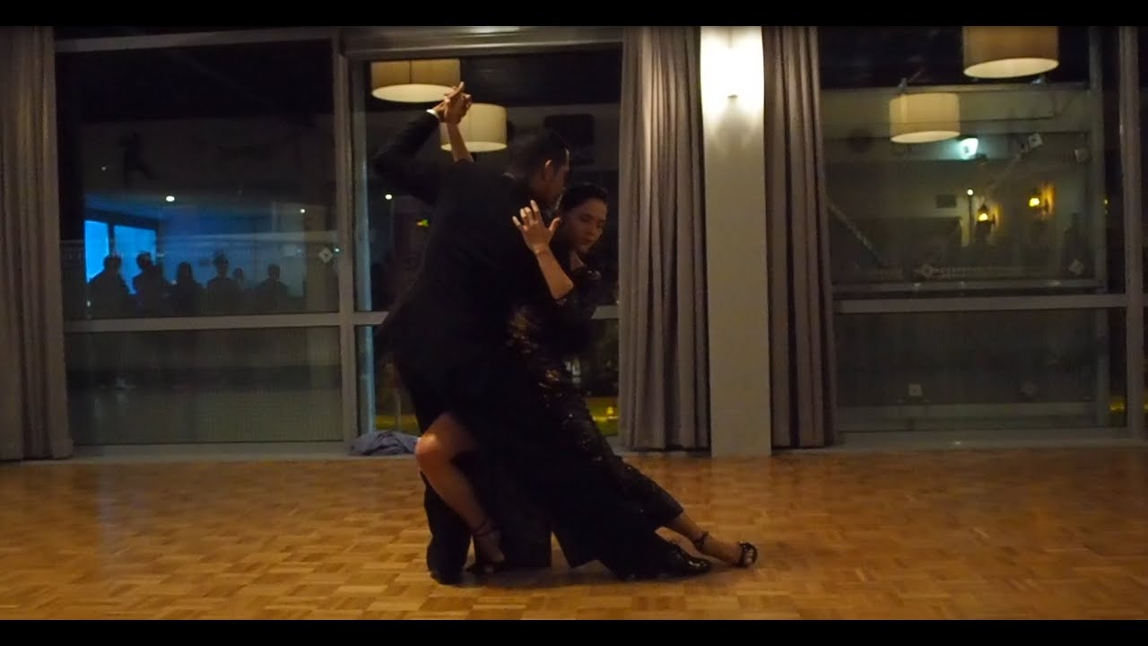 Video thumbnail for Mirella and Carlos Santos David - El Recodo