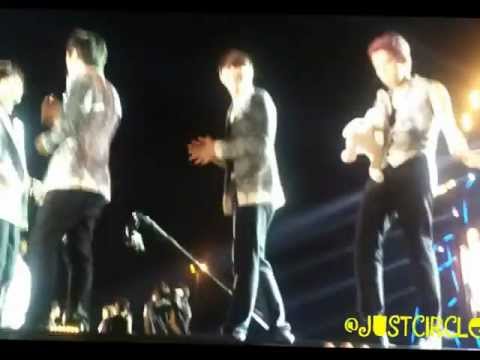 [Fancam] 130115 INFINITE DongWoo with Teddy Bunny @ Ending Golden Disk Award