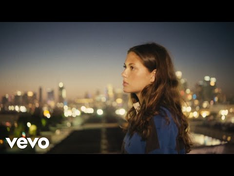 Kate Peytavin - HELP! (Visualizer)