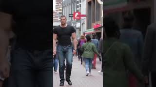 GIANT 7 feet 2 inches tall Dutch Giant - reaction in Amsterdam to the bodybuilder!!! Wow that&#39;s tall