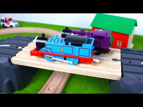 Trains in the brio city - Thomas and friends train race -  Toy Train video