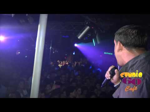 doble esencia y arcangel en concierto