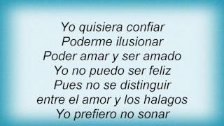 Ricky Martin - Entre El Amor Y Los Halagos Lyrics