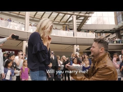 Violinist Proposes With Flash Mob Children’s Choir