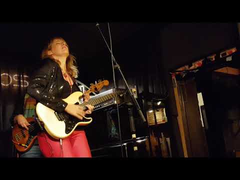 Vanesa Harbek-Pride And Joy-vid 3-Topos-2020-01-10