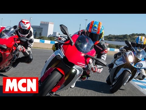 2015 Yamaha R1 better than BMW S1000RR and rivals? | Group Test | Motorcyclenews.com