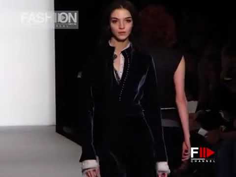 MARC JACOBS Fall 2002-2003 New York