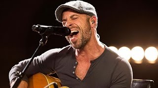 Daughtry Performs Chris Isaak&#39;s &#39;Wicked Game&#39; Live - Candid Covers