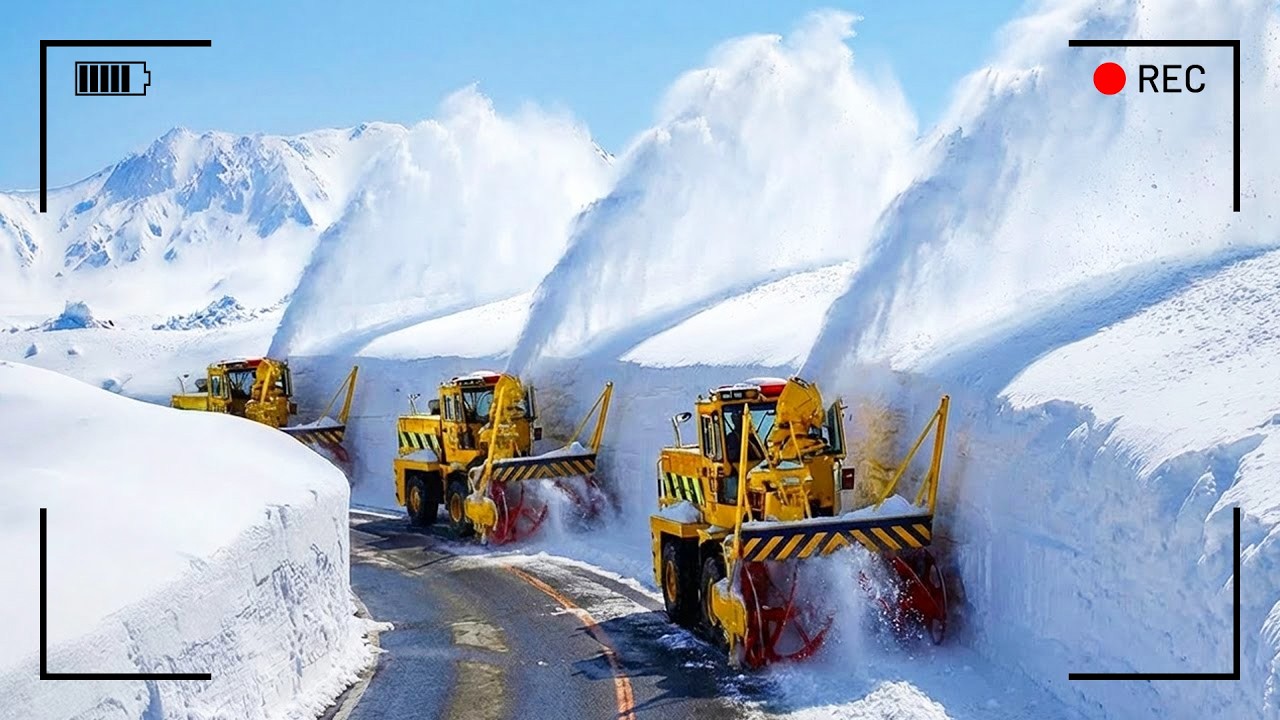 لا شيء ينافس هذه الآلات تبتلع الثلوج وتفتح الطرق خلال دقائق!