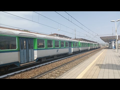 E 483 GTS Rail + 4 carrozze FNM in transito alla stazione di Treviglio