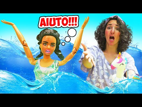 Aiuto! Barbie non sa... fare conoscenza! Storie divertenti per bambini. Giochi con le bambole