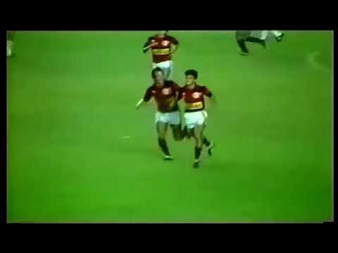 Bebeto (Flamengo) - 22/04/1984 - Flamengo 2x2 Santos - 1 gol