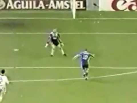 Dinamo Kiev 1x1 Real Madrid - Shevchenko.flv