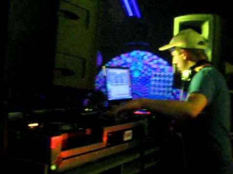 Dj Quantaloop - Kosmic Fusion.AVI