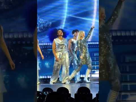 Them playing tag at the end #shortsfeed #dararenee #malachibarton #freyaskye #descendants #zombies4