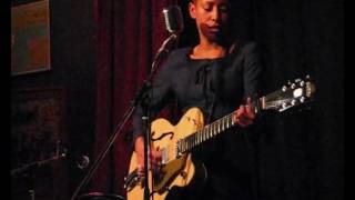 Dinosaur Song - Ché Aimee at the Free Times Cafe. Toronto. March 10, 2010.