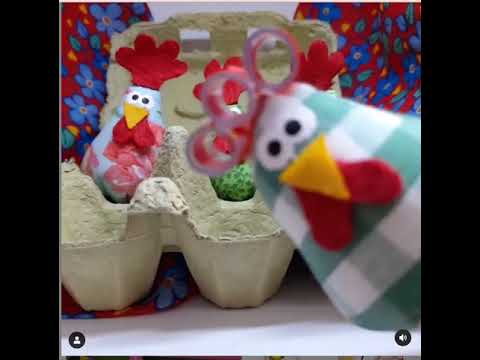 Animação em stopmotin das galinhas de tecido artesanal na caixa de ovos