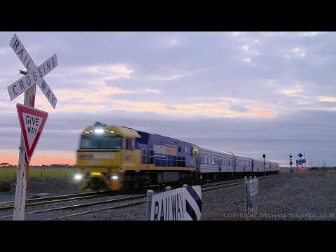 GSR "Overland" Interstate Passenger Train 6AM8 (12/5/2017) - PoathTV Australian Railways