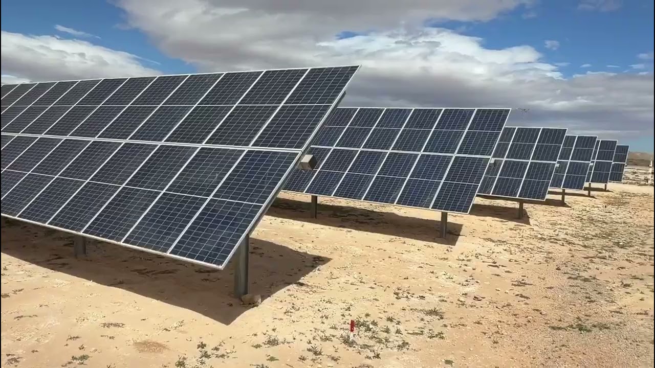 Robot de nettoyage solaire Cleanoov — démonstration et plateforme SaaS · vidéo YouTube