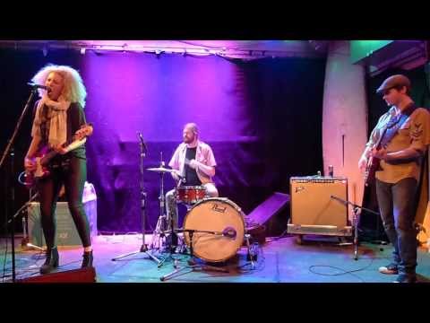 Cassie Taylor - (Papa Was A Rolling Stone) Satisfy My Soul @ Kulturrampe - Krefeld - 2014.03.12