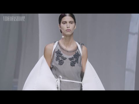 Fendi's sensual and sophisticated Spring 2021 runway