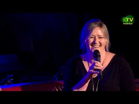 Darcie pierza      z Kasią Krysik rozmawia Katarzyna Akram