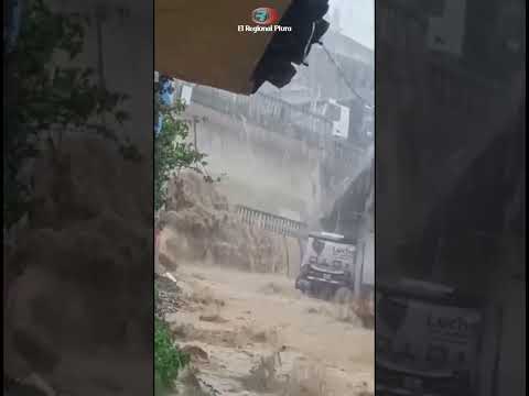 Torrencial y destructiva lluvia cae en Ayabaca, Piura